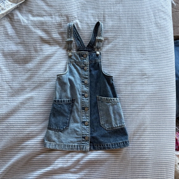 💙🩵GAP Two Toned Overall Denim Dress 💙🩵 - Picture 3 of 6